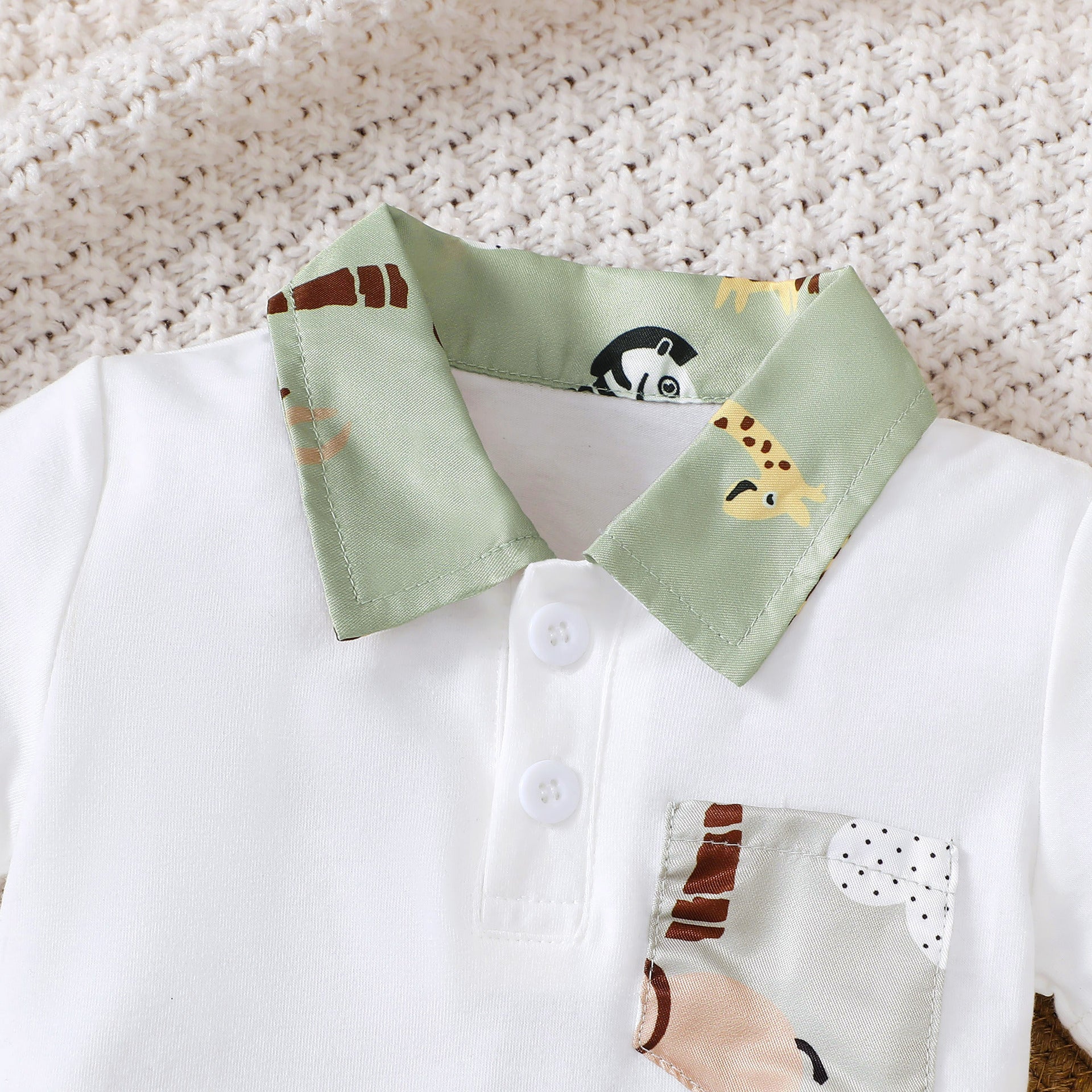 Cute white cotton short sleeve t-shirt and pants set for baby boys