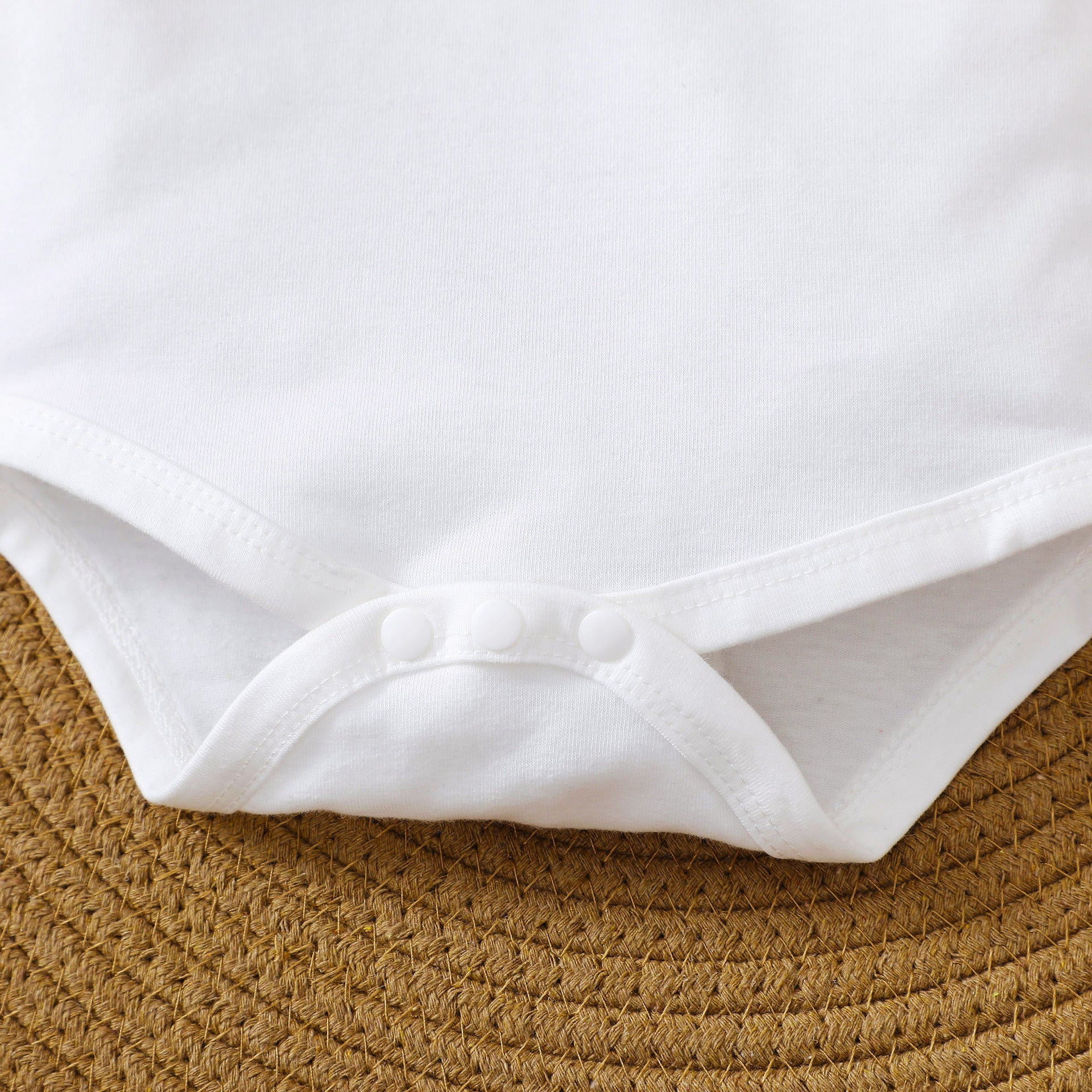 Cute white cotton short sleeve t-shirt and pants set for baby boys